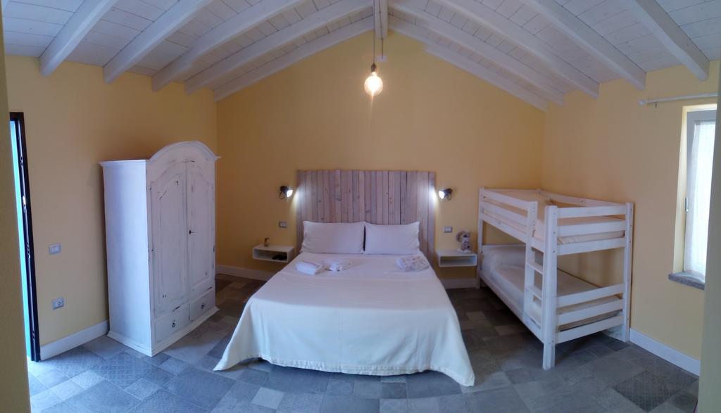 Bed and Breakfast Casale Diletta Castiadas Habitación foto